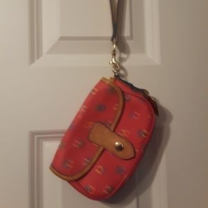 💚💙SOLD💚💙Dooney & Bourke wristlet